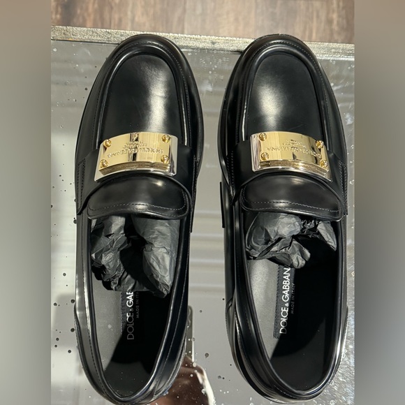 Dolce & Gabbana Black Loafers with Gold Accents main image 4